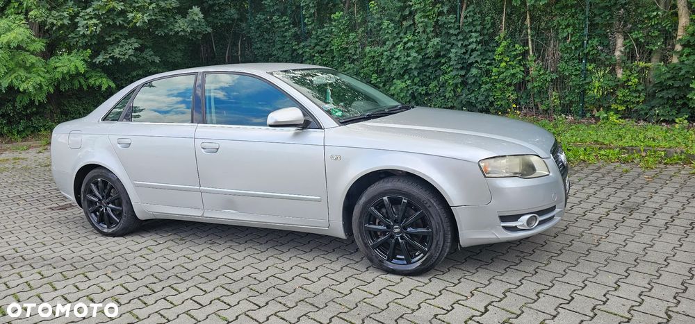 Audi A4 Limousine - 4