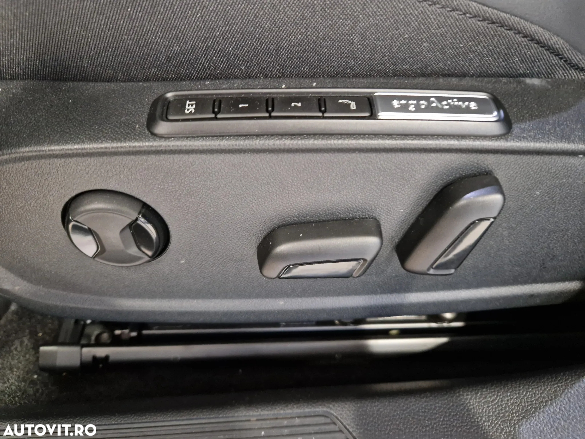 Volkswagen Golf 1.5 eTSI DSG MHEV Advanced - 16