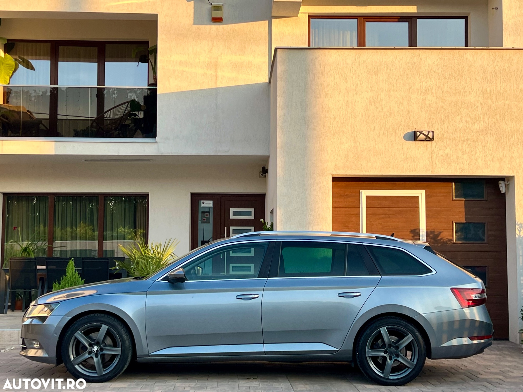 Skoda Superb Combi 1.6 TDI DSG Ambition - 5