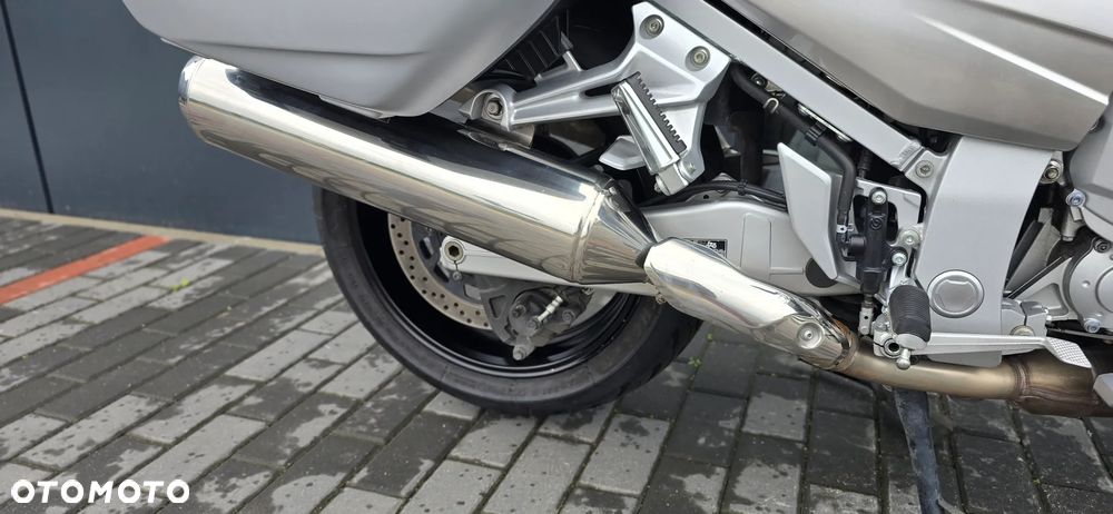 Yamaha FJR - 16