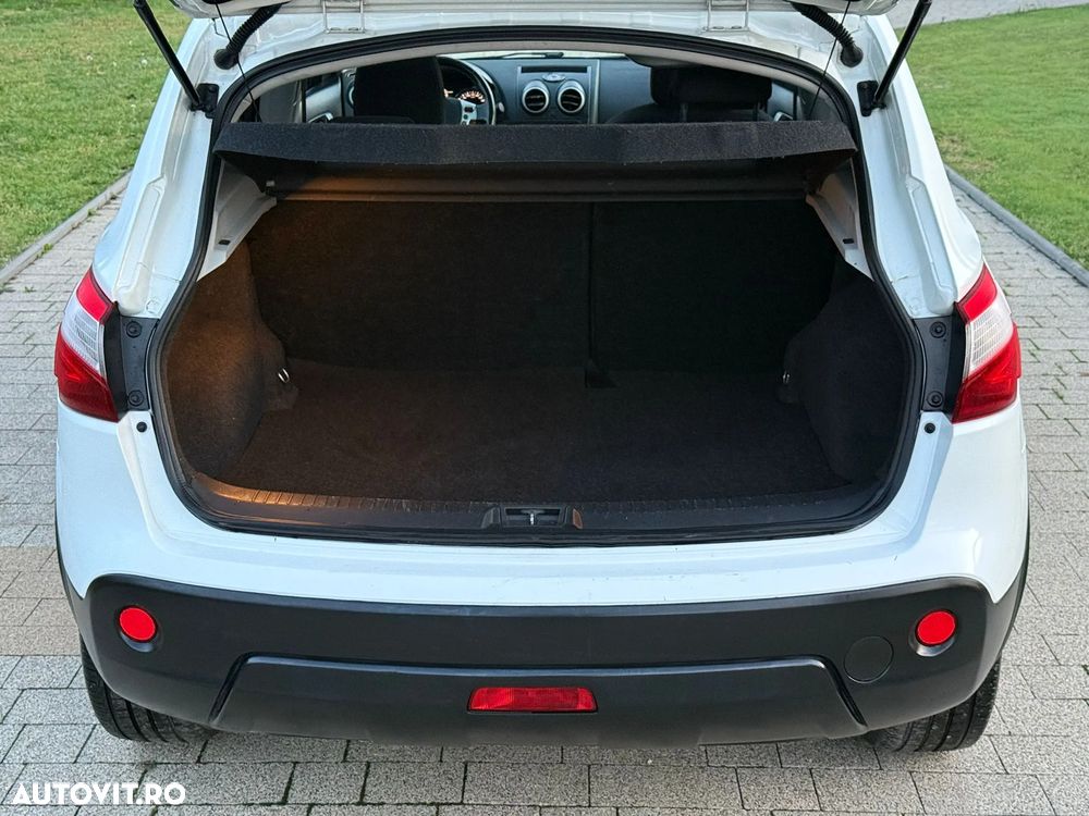 Nissan Qashqai 2.0 DCI DPF Tekna - 17