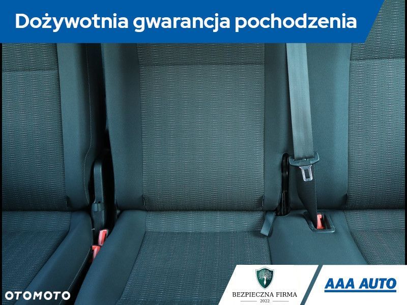 Volkswagen Caravelle - 11