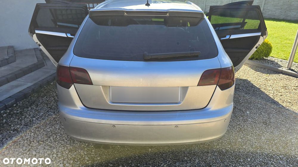 Audi A3 Sportback 2.0 TDI DPF Quattro Ambiente - 2