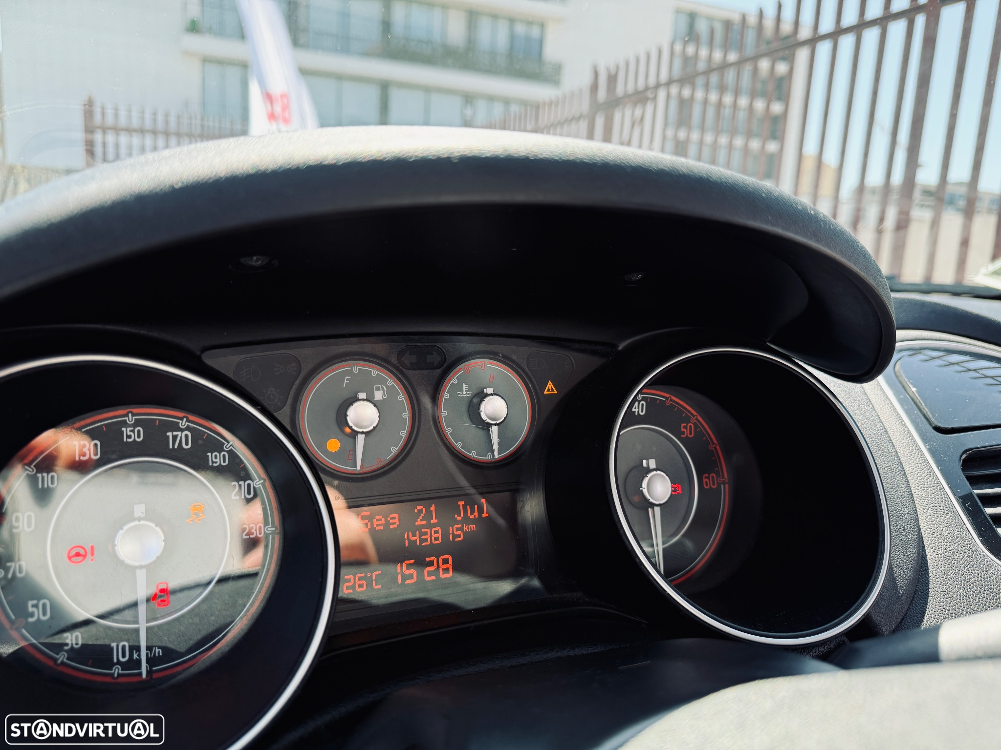 Fiat Punto 1.3 M-Jet Lounge S&S - 17