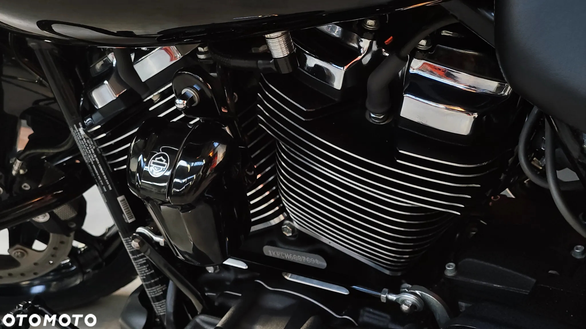 Harley-Davidson Touring Street Glide - 13