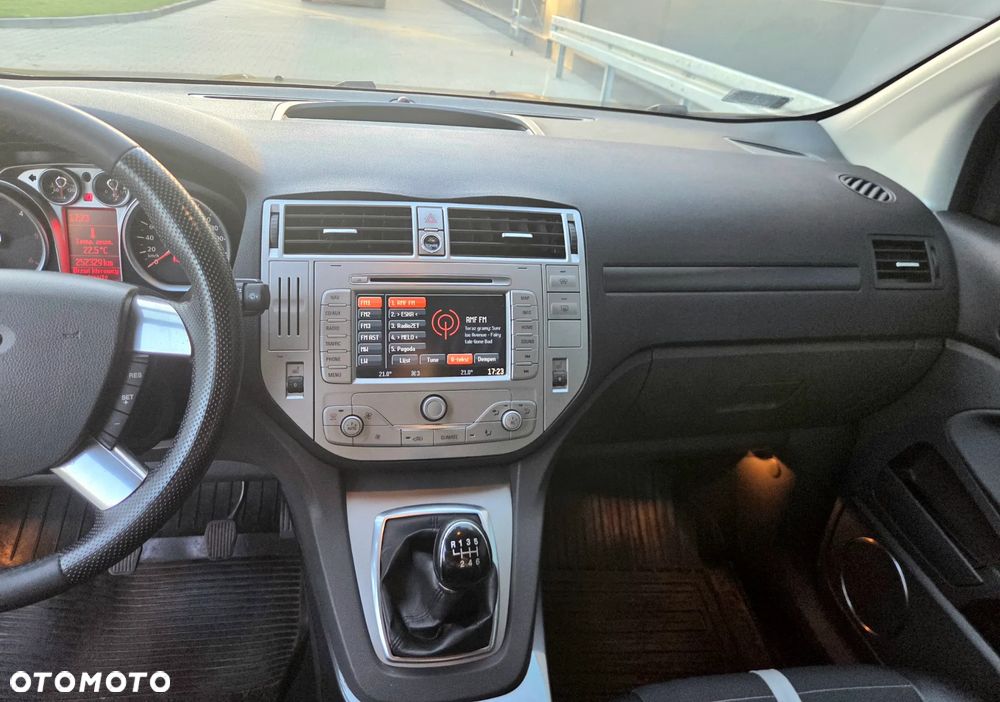 Ford Kuga - 11