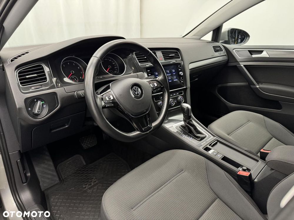 Volkswagen Golf - 16
