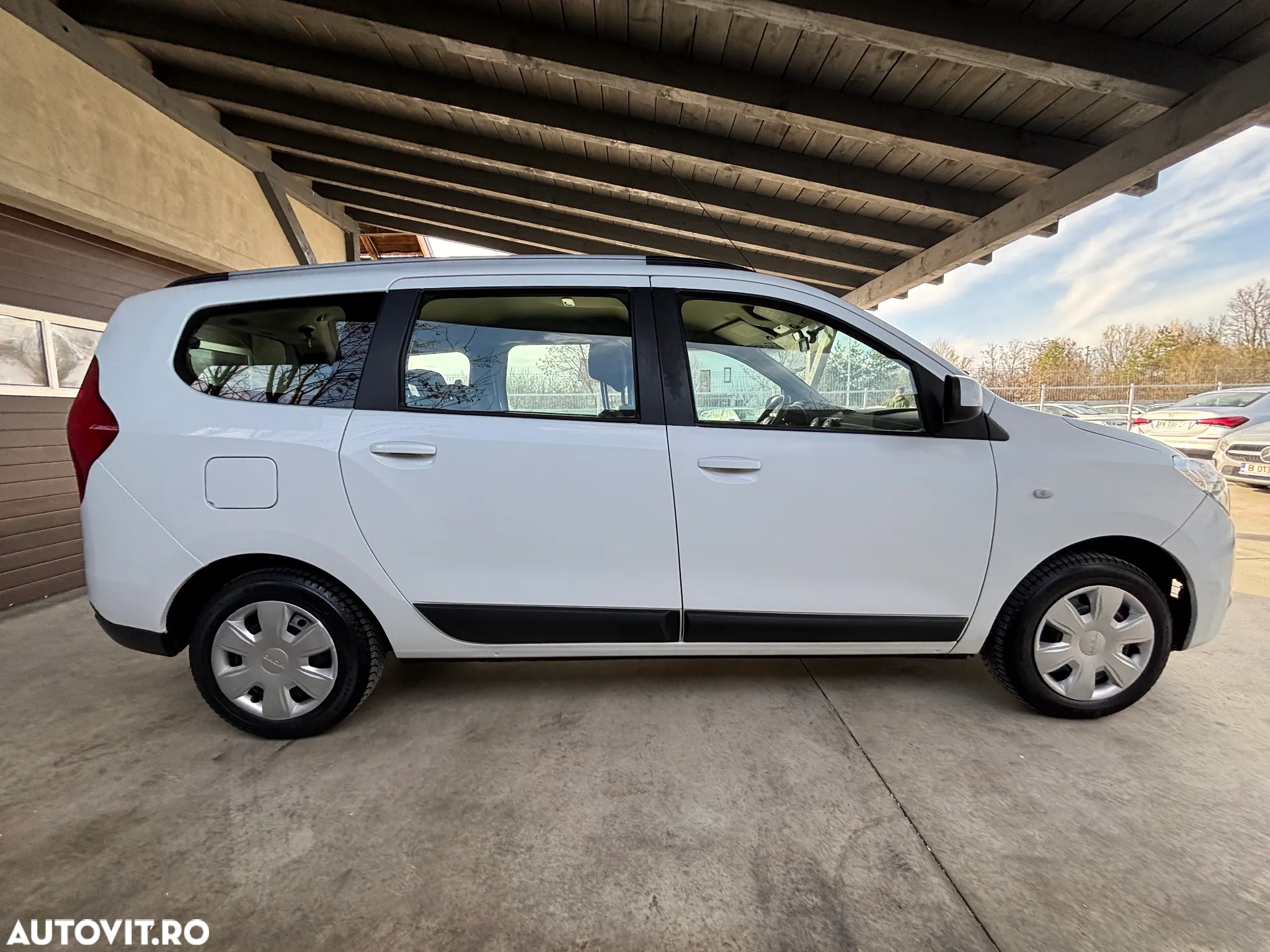 Dacia Lodgy 1.5 dCi 90 CP Ambiance - 8