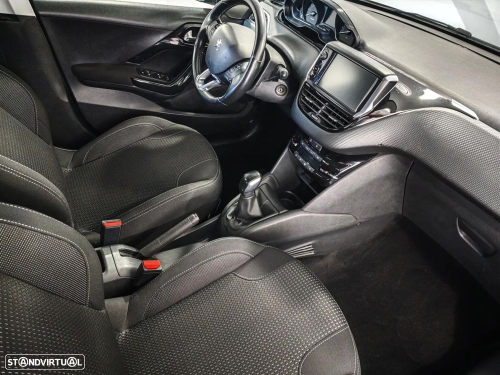 Peugeot 208 1.2 PureTech Allure - 24