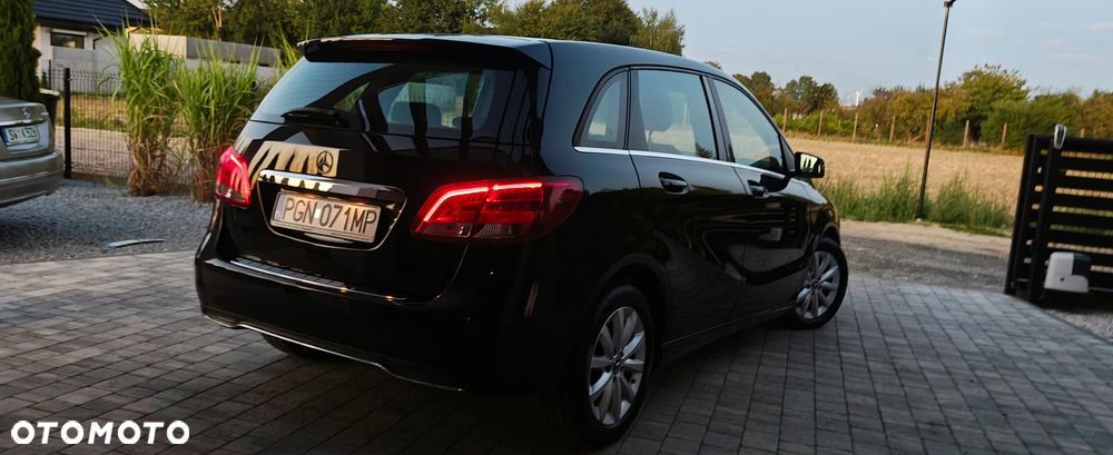 Mercedes-Benz Klasa B 180 (BlueEFFICIENCY) - 24