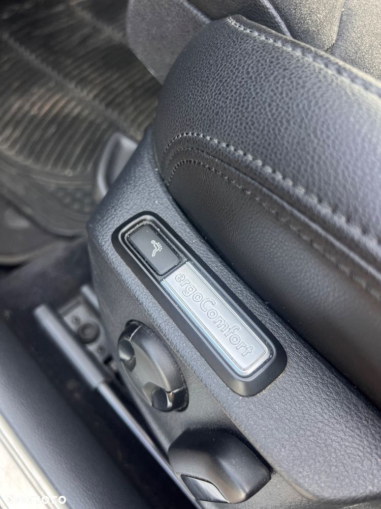 Volkswagen Passat 2.0 TDI SCR 4Mot DSG Highline - 13