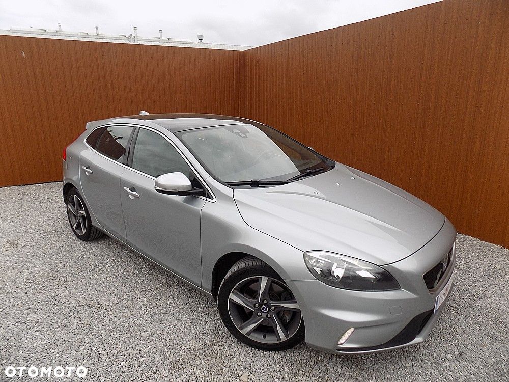 Volvo V40 D3 Drive-E R-Design Momentum - 1