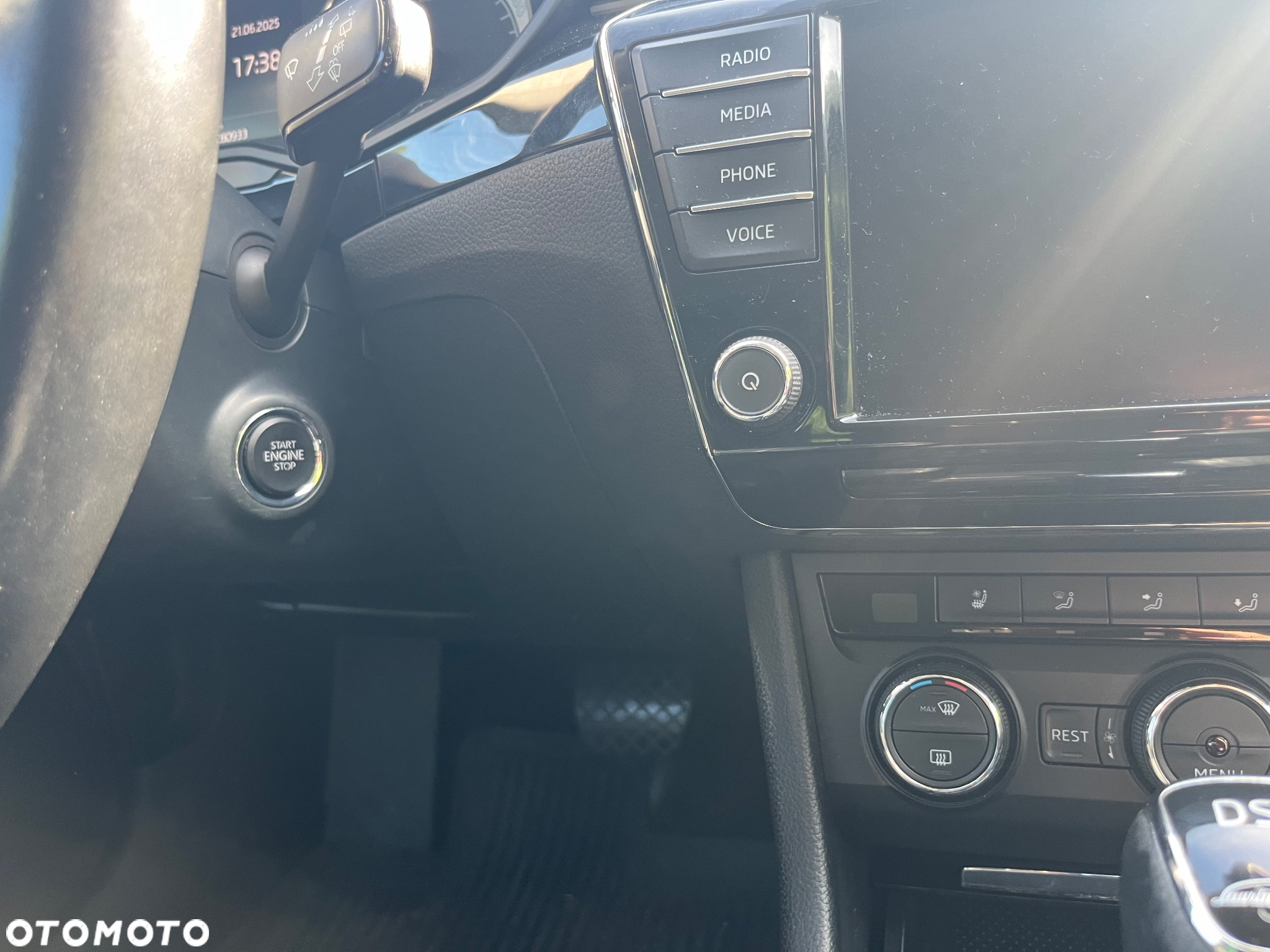 Skoda Superb 2.0 TSI L&K DSG - 28