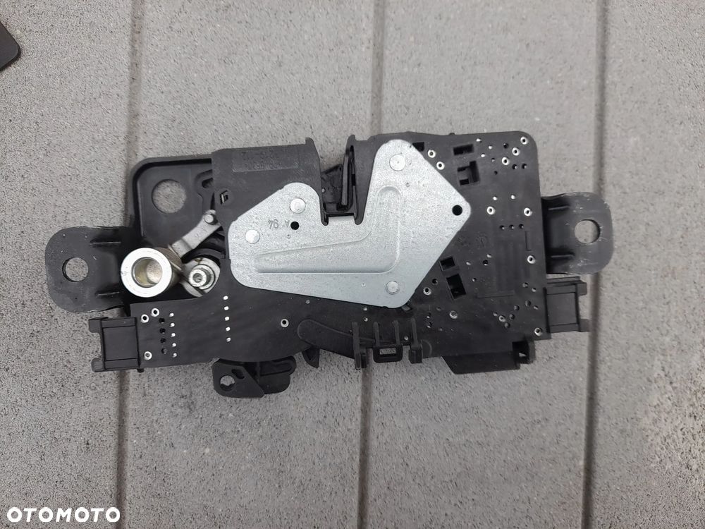 BMW X3 G01 ZAMEK DOCIĄG KLAPY TYLNEJ UK735711219 - 2