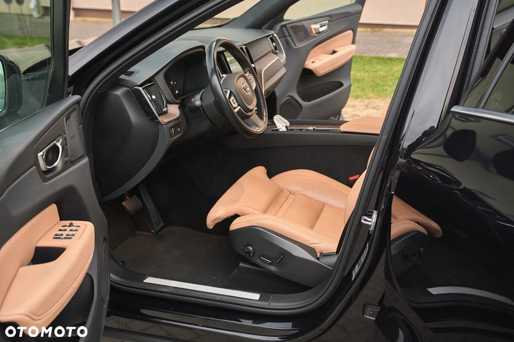 Volvo XC 60 B5 D AWD Inscription - 20