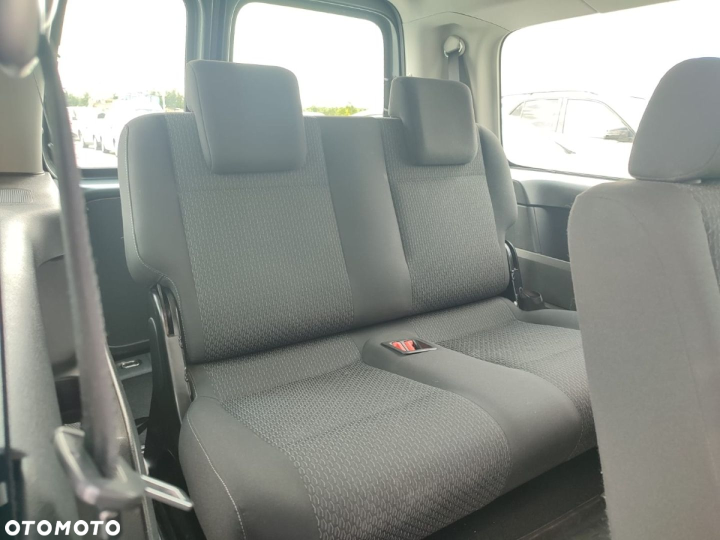 Volkswagen Caddy - 11