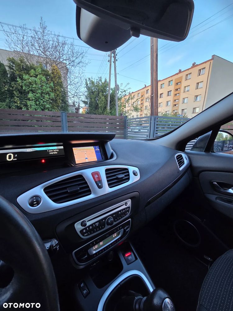 Renault Scenic 1.6 16V 110 Dynamique - 15