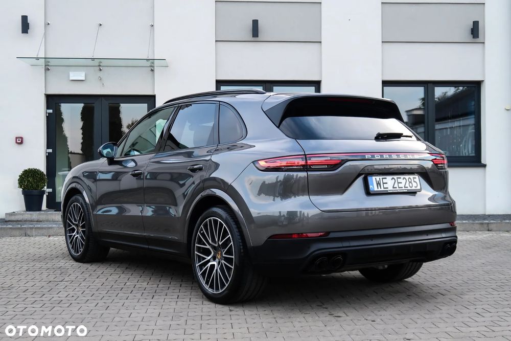 Porsche Cayenne Standard - 18