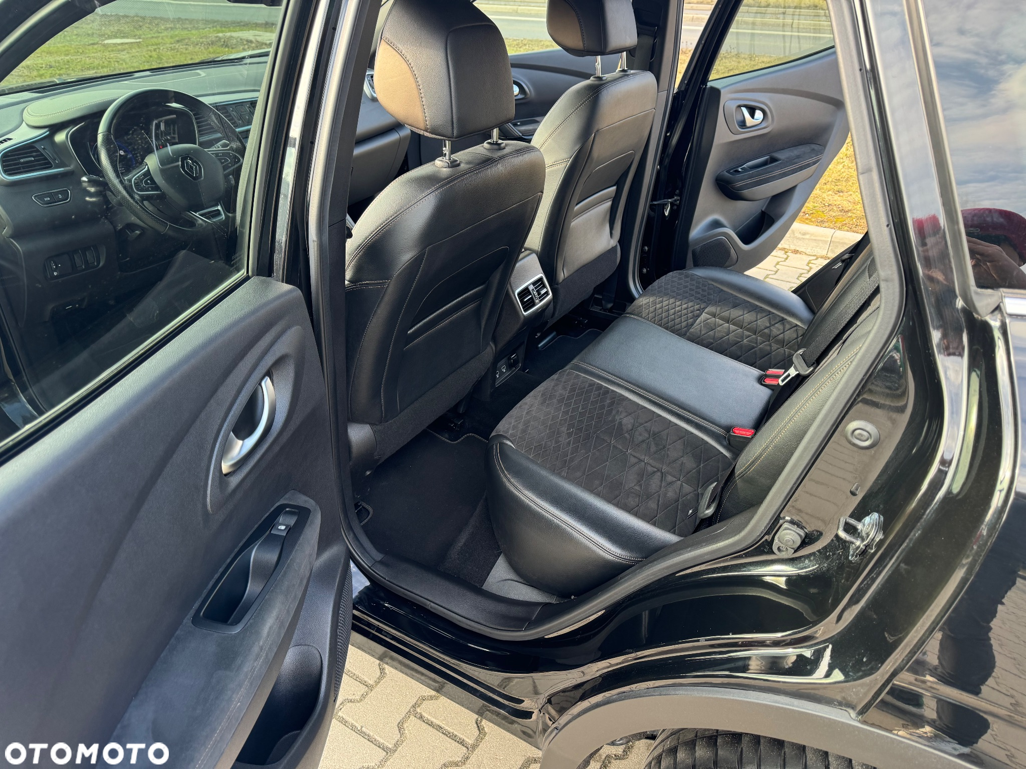 Renault Kadjar TCe 140 EDC GPF BLACK EDITION - 17