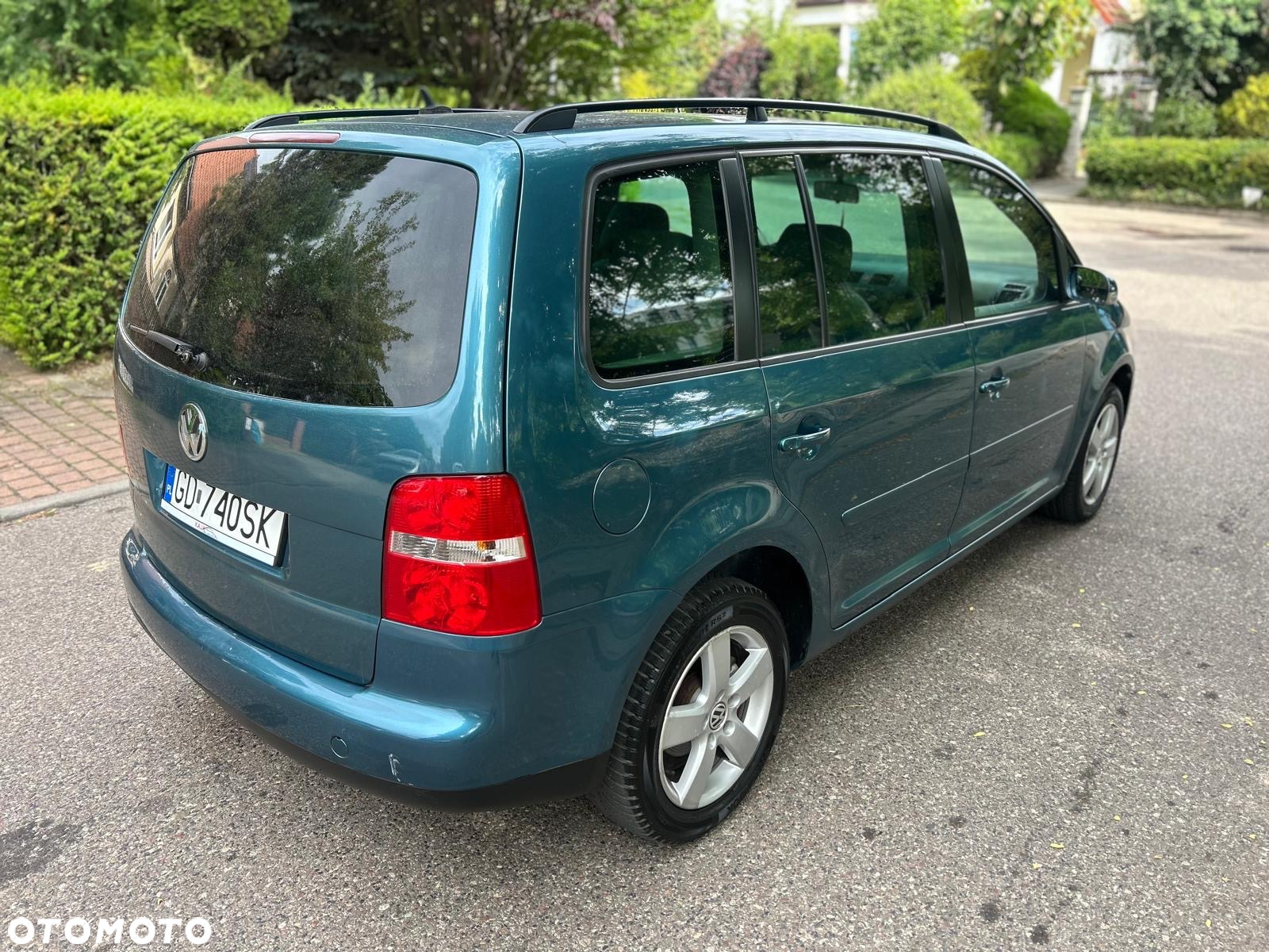 Volkswagen Touran 2.0 TDI Highline DSG - 4