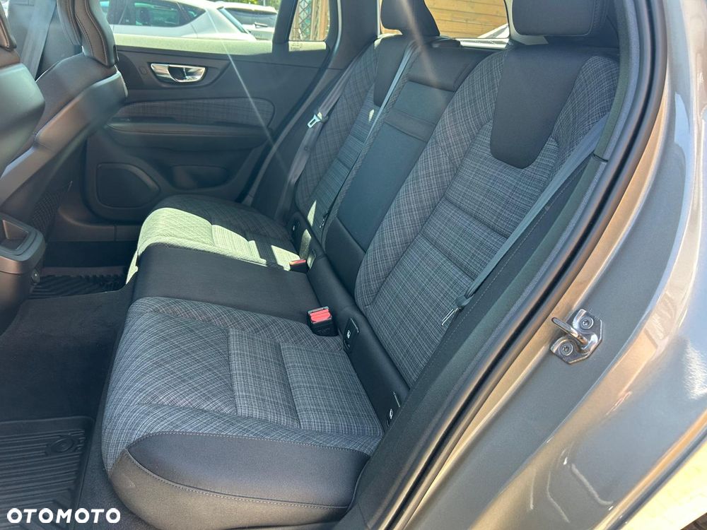 Volvo V60 B4 D Plus Dark - 18