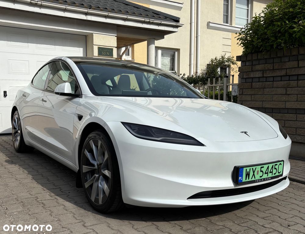 Tesla Model 3 - 1