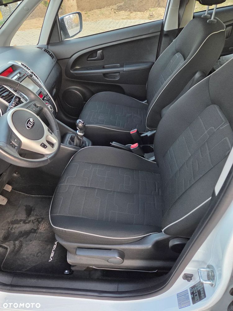 Kia Venga 1.6 CRDi 128 Platinum Edition - 8