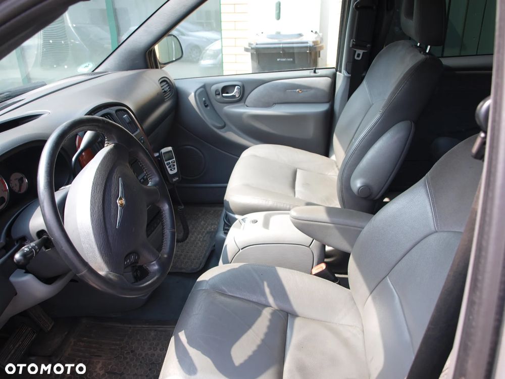 Chrysler Grand Voyager - 26