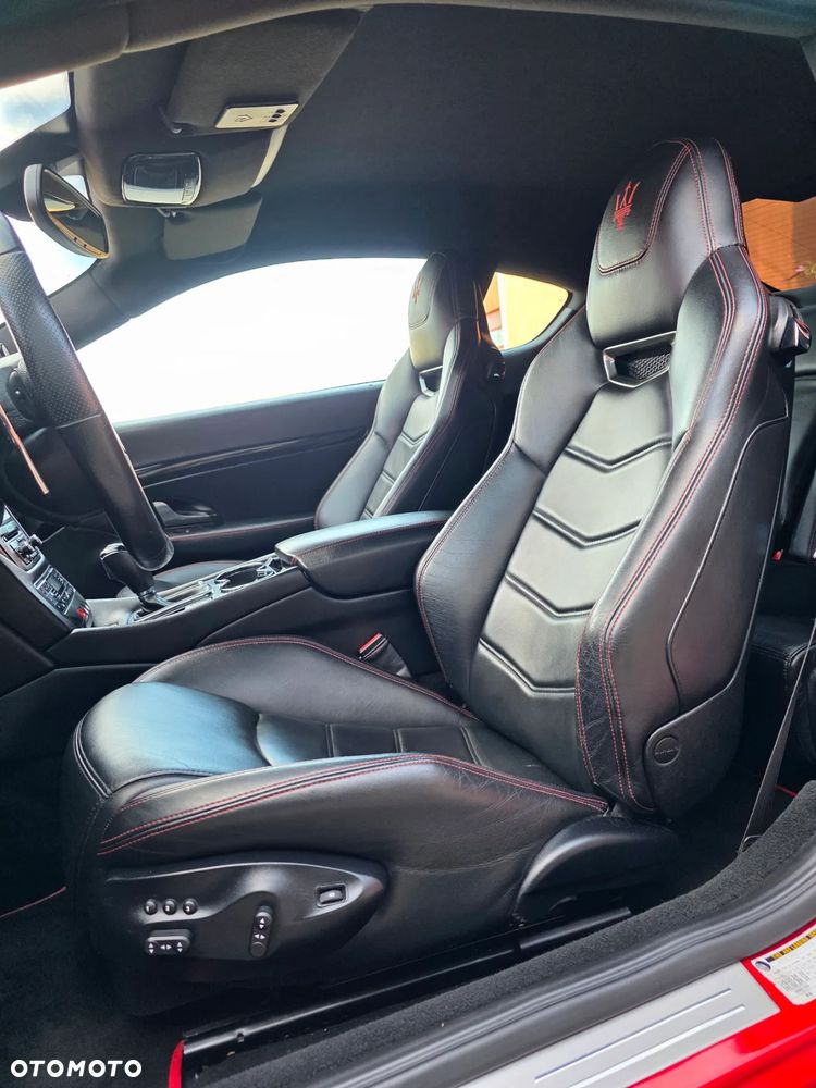 Maserati GranTurismo S Automat - 21