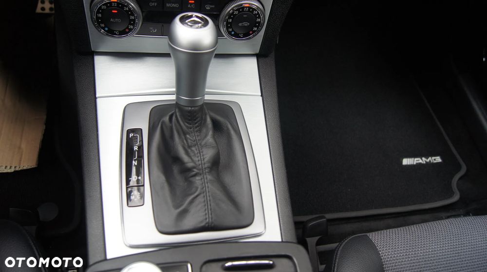 Mercedes-Benz Klasa C 220 T CDI DPF Automatik Avantgarde - 30