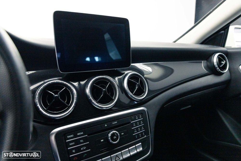 Mercedes-Benz CLA 200 d Shooting Brake Urban Aut. - 37