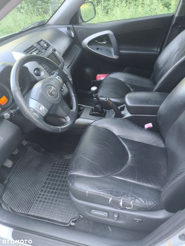Toyota RAV4 2.2 D-4D Prestige - 9