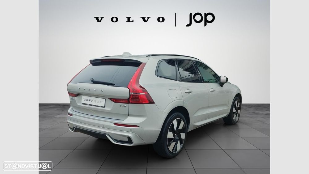 Volvo XC 60 2.0 T6 PHEV Plus Dark AWD — fotografia 6