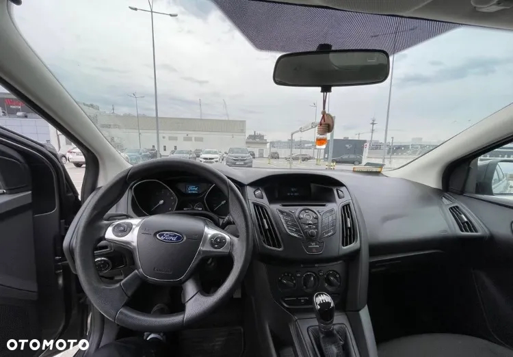 Ford Focus 1.6 Edition - 9
