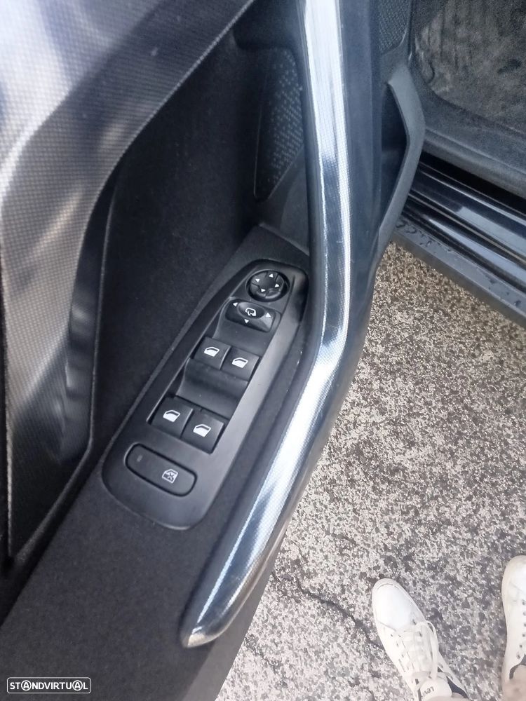 Peugeot 2008 1.6 BlueHDi Allure - 19