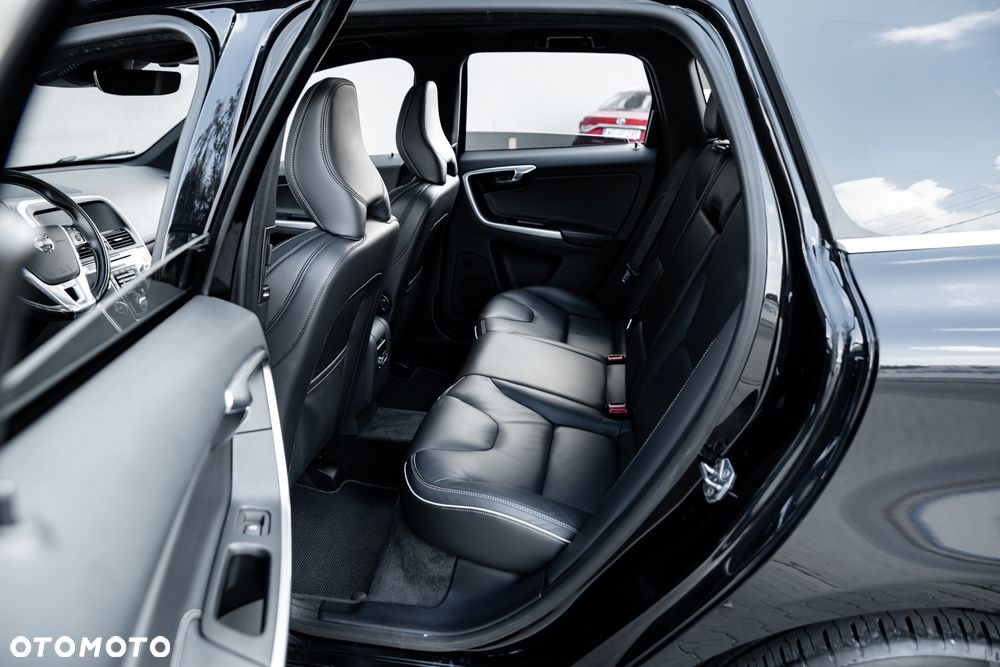 Volvo XC 60 D4 AWD Geartronic Summum - 22