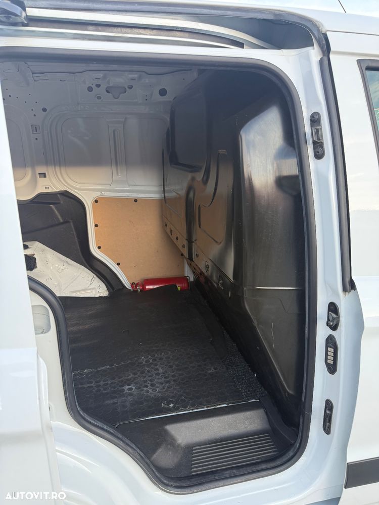 Ford TRANSIT-COURIER - 27