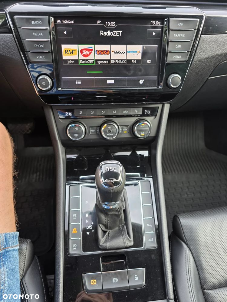 Skoda Superb 2.0 TDI 4x4 L&K DSG - 12