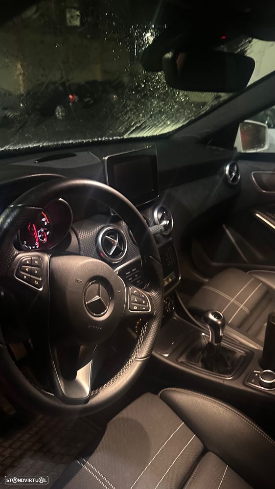 Mercedes-Benz A 180 d Urban - 11