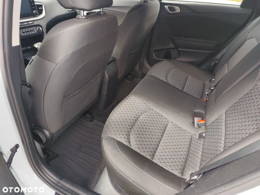 Kia Ceed 1.6 CRDi mHEV M DCT - 14