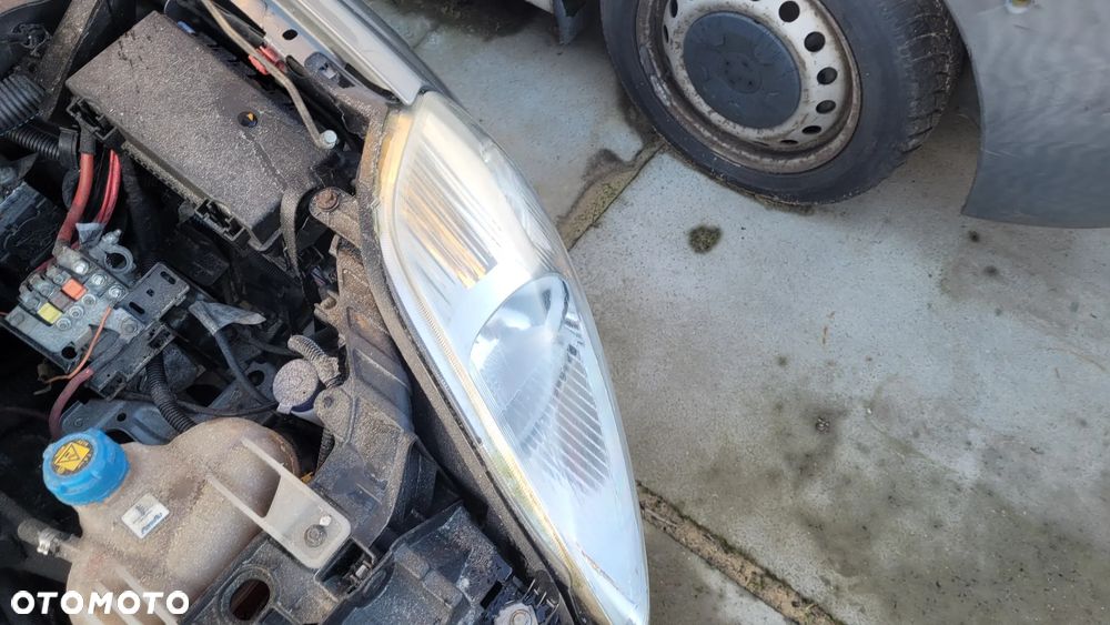 Lampa lewa prawa przód przednia FIAT GRANDE PUNTO 2008r Europa - 2