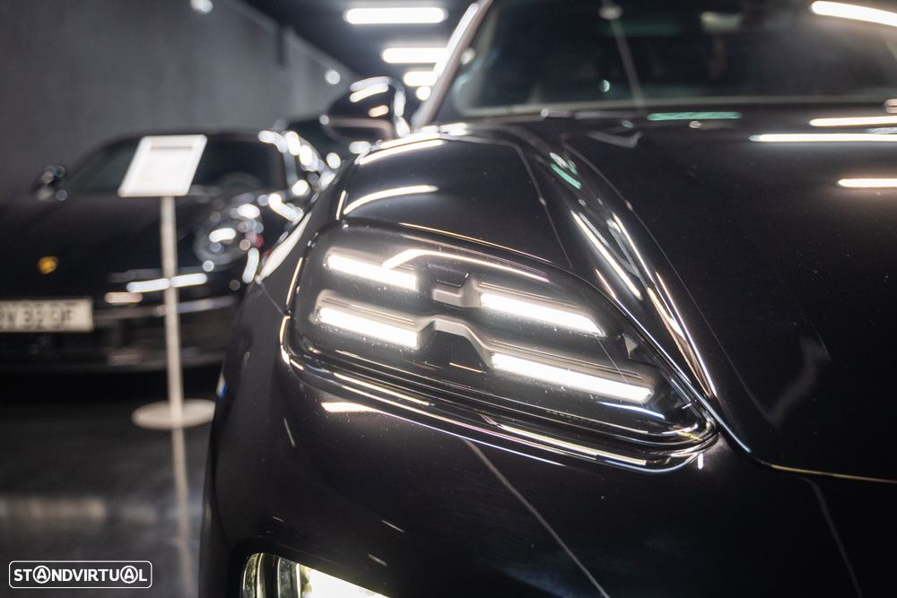 Porsche Macan Electric - 28