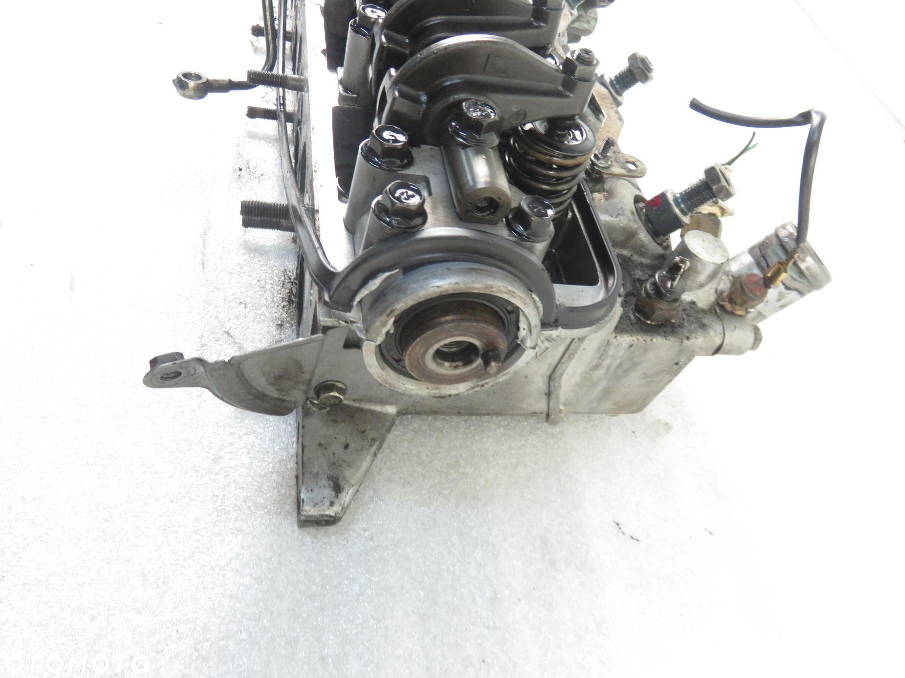 GŁOWICA MITSUBISHI PAJERO SPORT I 2.5 TD 4D56 T - 6