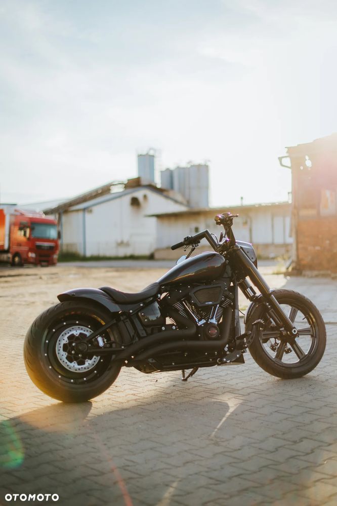Harley-Davidson Softail Custom - 27