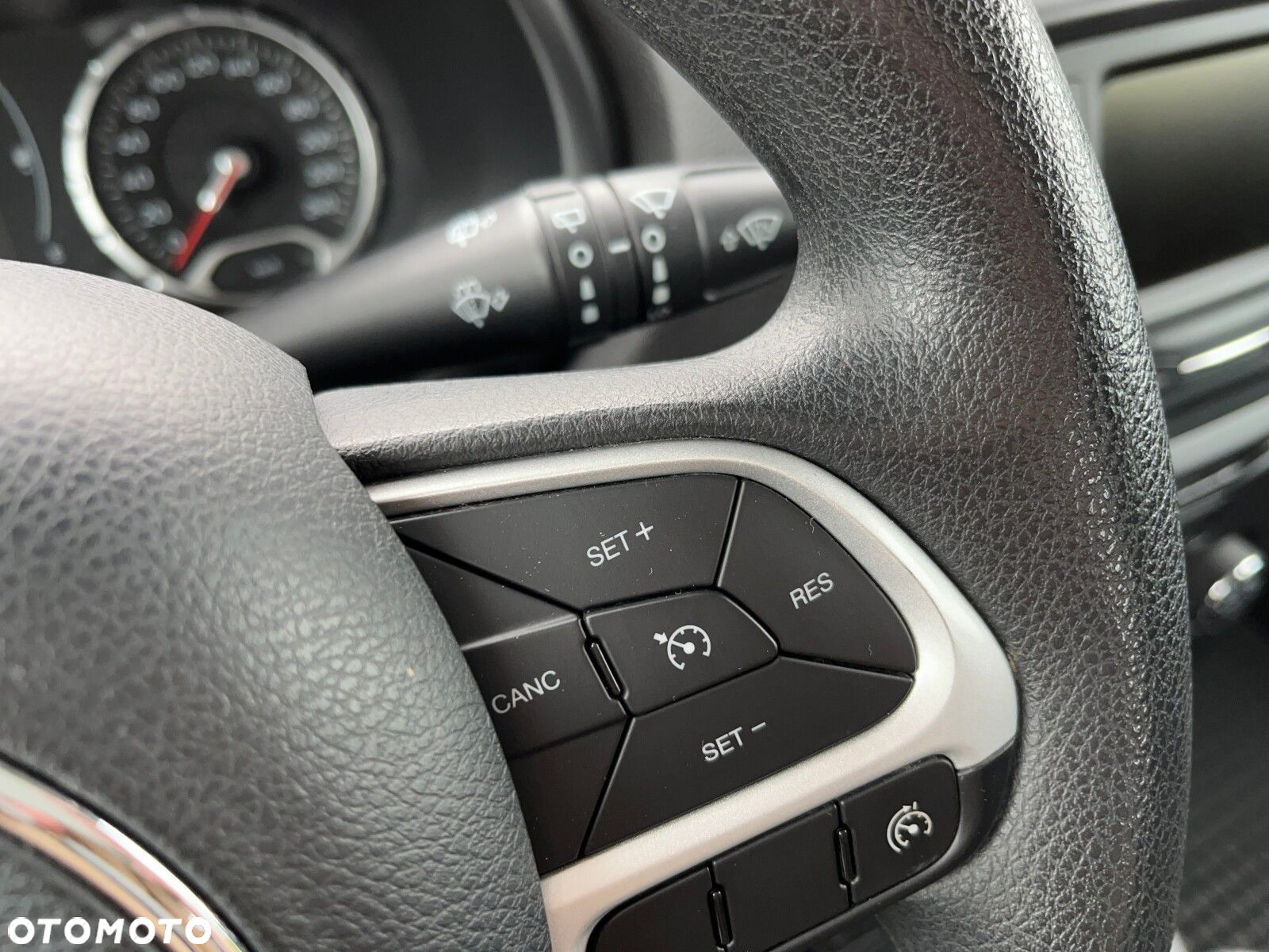 Jeep Renegade - 25
