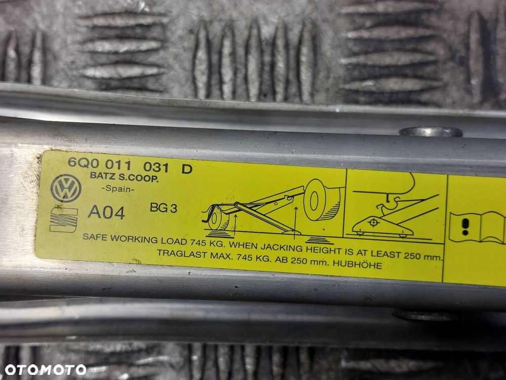 ORGANIZER WKŁAD BAGAŻNIKA + ZAPAS LEWAREK 205/55R16 SKODA OCTAVIA II - 5