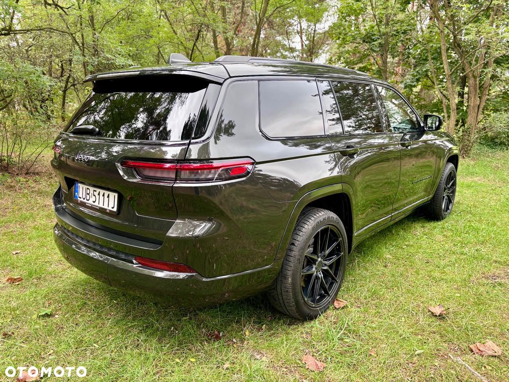Jeep Grand Cherokee - 23