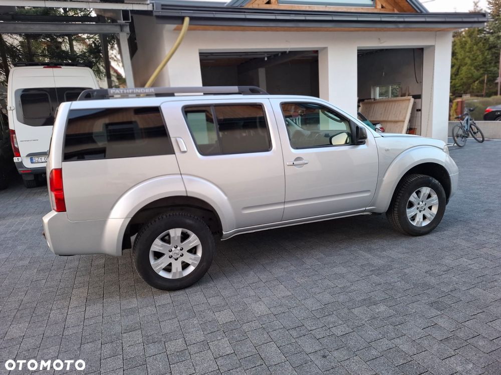 Nissan Pathfinder 2.5 DCi LE - 5