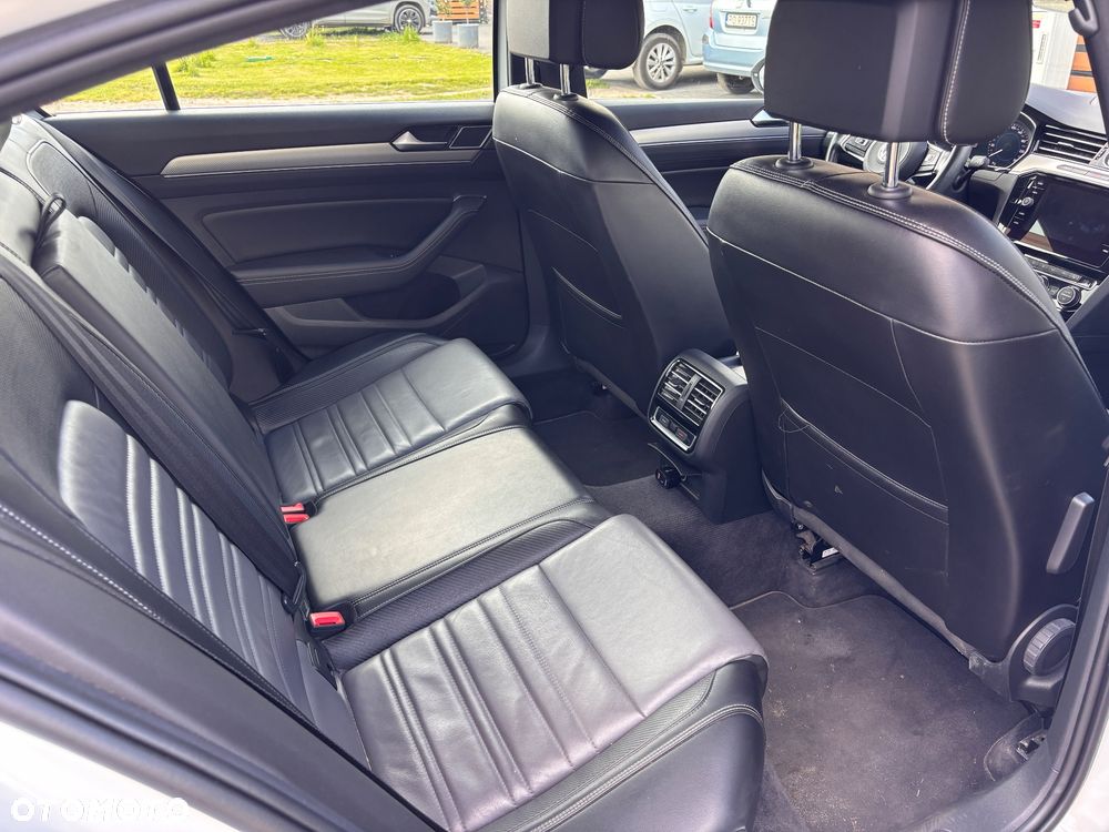 Volkswagen Passat 1.8 TSI BMT Highline - 20