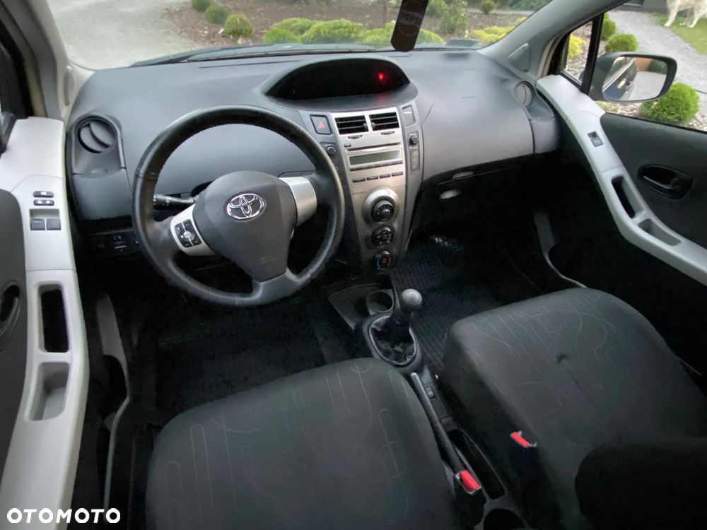 Toyota Yaris - 6